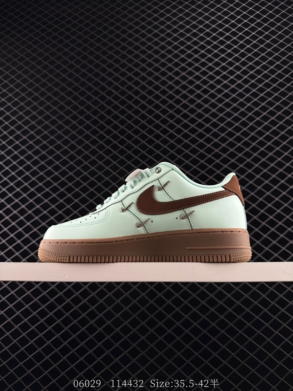 160 公司级✅NIKE AIR FORCE 1‘07 原楦头原纸板 打造纯正低帮空军版型 专注外贸渠道 全掌内置蜂窝气垫  原盒配件 原厂中底钢印、拉帮完美  货号：IB2574-600