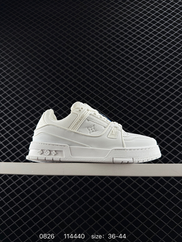 200 【公司级】路易威登 Louis Vuitton LV路易威登板鞋 时尚运动鞋潮厚底增高男女鞋。舒适防滑底和百搭性霸屏整个时尚娱乐圈，细节调整完美主义！采用柔软皮革拼接鞋面，独家开模大底， 侧边