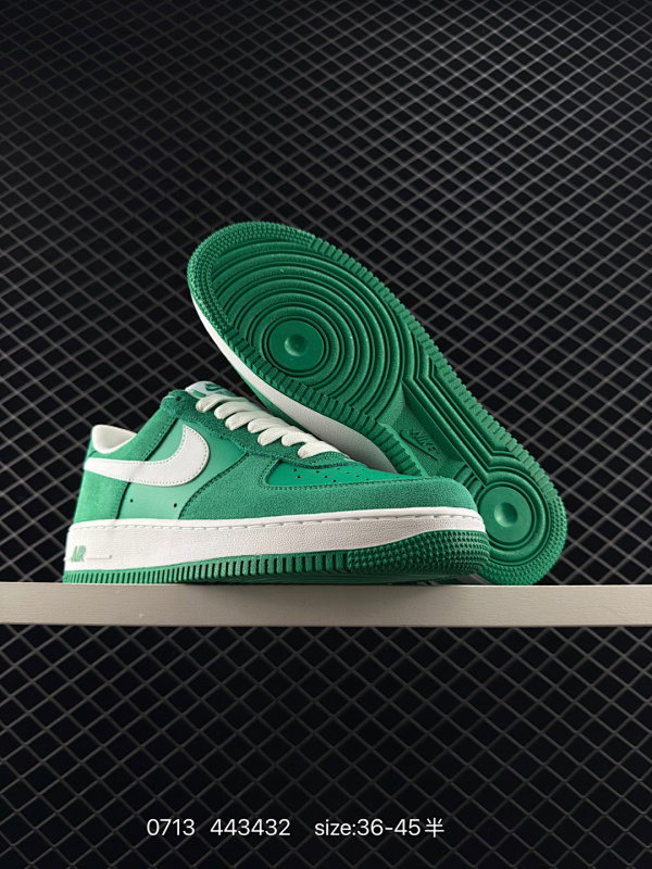 160 Nike/耐克 男女鞋真标半码制，升级原楦原纸版数据开发版型，采用硬质牛剖革鞋面材质，内置全掌Air Sole气垫❗官方新色，耐克Nike Air Force 1"07 Next Nature