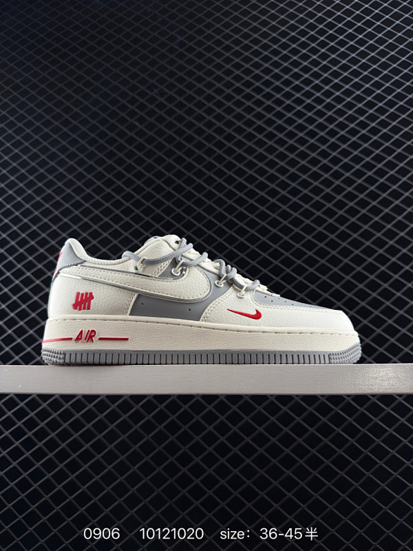 100 ✅耐克Nike AIR FORCE 1‘07空军一号低帮百搭休闲运动板鞋。北面限定柔软、弹性十足的缓震性能和出色的中底设计，横跨复古与现代的外型结合，造就出风靡全球三十多年的Force 1。