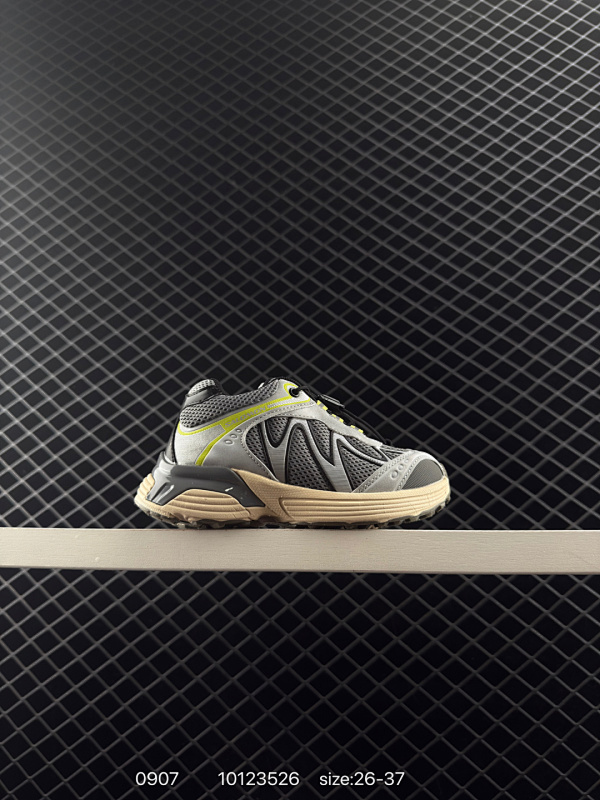 130 童鞋 SALOMON萨洛蒙 XT-Whisper 低帮休闲跑步鞋男女同款 浅棕色477618 尺码：如图 编码：10123526  详情     ¥ 130