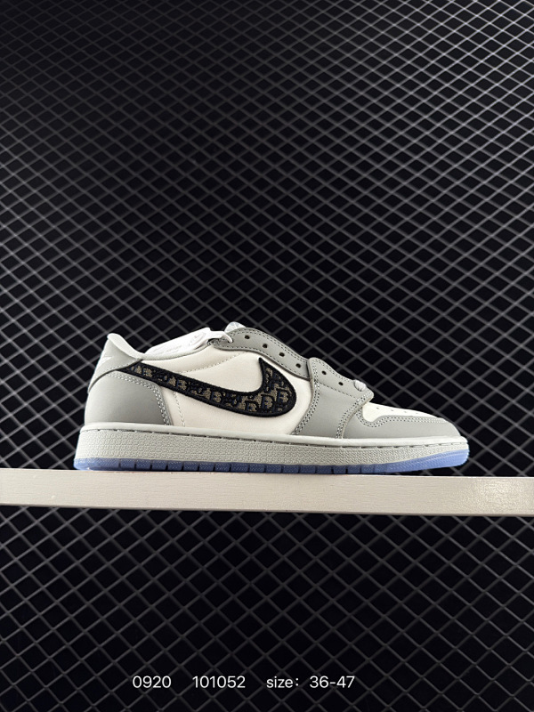 260 乔丹Air Jordan AJ1 乔1 aj1 乔丹1代 Air Jordan 1 乔1经典复古百搭文化球篮鞋 尺码：如图所示 编码：101052  详情          ¥ 260