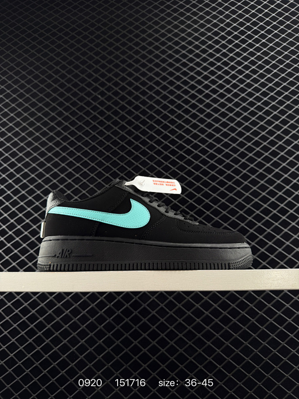 80 耐克Nike Air Force 1 Low 空军一号低帮百搭休闲运动板鞋 柔软、弹性十足的缓震性能和出色的中底设计，横跨复古与现代的外型结合，造就出风靡全球三十多年的Force 1，直到今天还