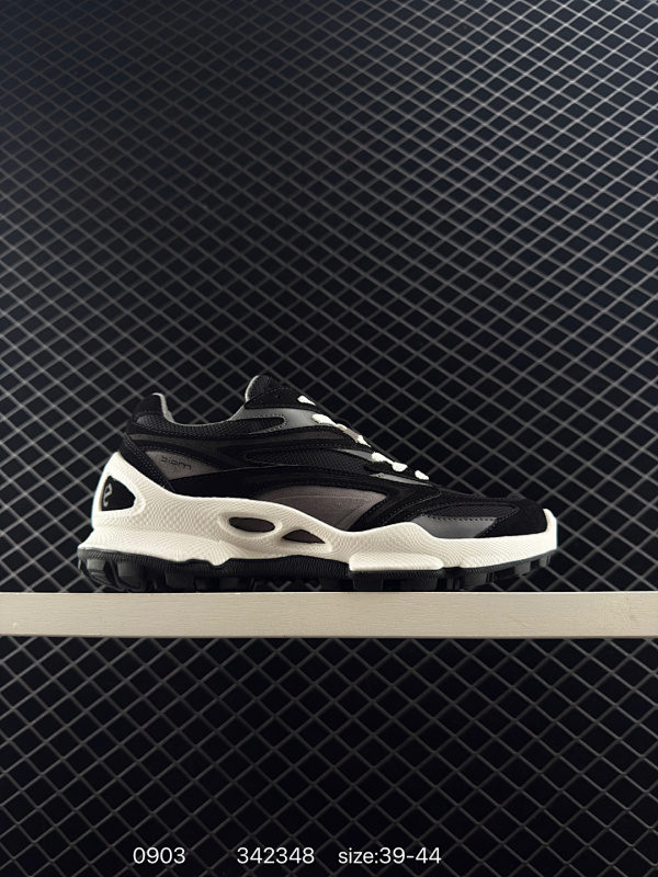 240 【公司级】ECCO爱步 小红书爆款 新款百搭休闲款 Ecco/爱步男士户外休闲鞋透气轻质系带轻便老爹运动鞋。ecco爱步是世界四大休闲鞋类品牌之一，总公司设于丹麦。旗下鞋款具有重量轻、材质柔软