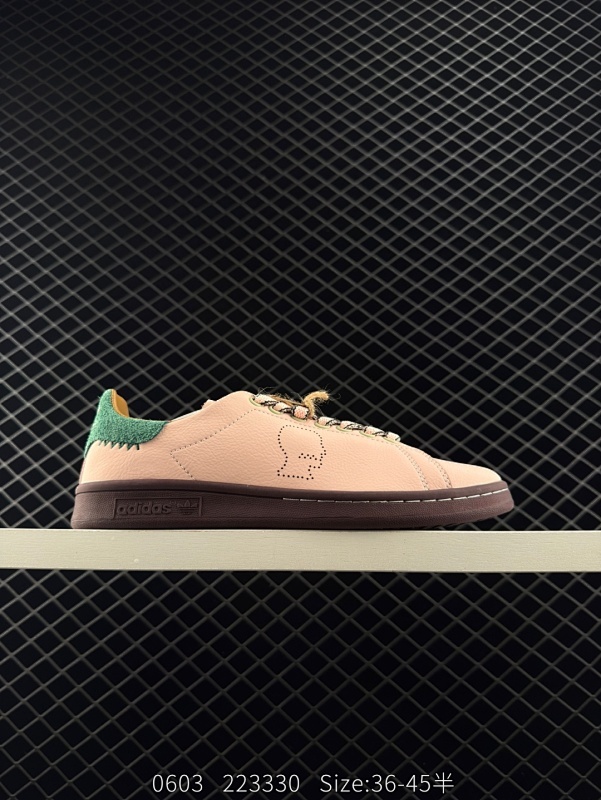 150 阿迪达斯 Adidas 经典Y运动板鞋「新版本」adidas Originals Stan Smith 厚底增高小白鞋！脚感新升级！整双鞋依旧是传统的低帮造型，鞋身通体采用了单一颜色呈现，造型