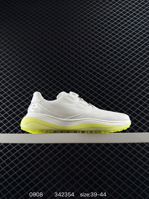 270 ECCO爱步男鞋 夏季运动鞋潮酷时尚跑步鞋男  街头户外系列 鞋面采用优质网布与皮质贴片手工制成，舒适透气肌肤，亲肤内里，透气性能良好 保持足底干爽舒适 简约系带设计 贴合双脚自由调配，便捷美