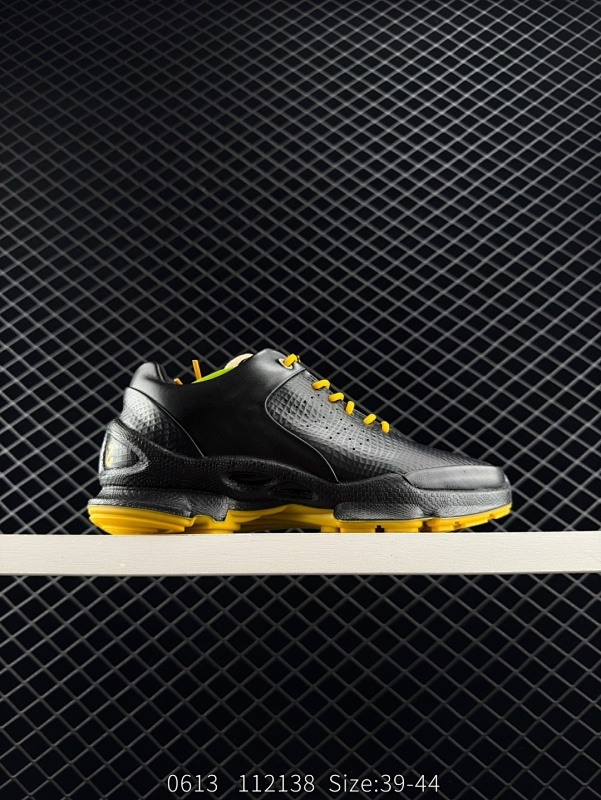 190 ECCO/爱步 男鞋原单品质，采用全头层软牛皮革鞋面材质，轻盈发泡橡胶鞋底，运用直接注塑Phorene中底,一体成型长效缓震，锯齿防滑耐磨橡胶大底❗️北欧丹麦品牌/爱步ECCO Men"s S