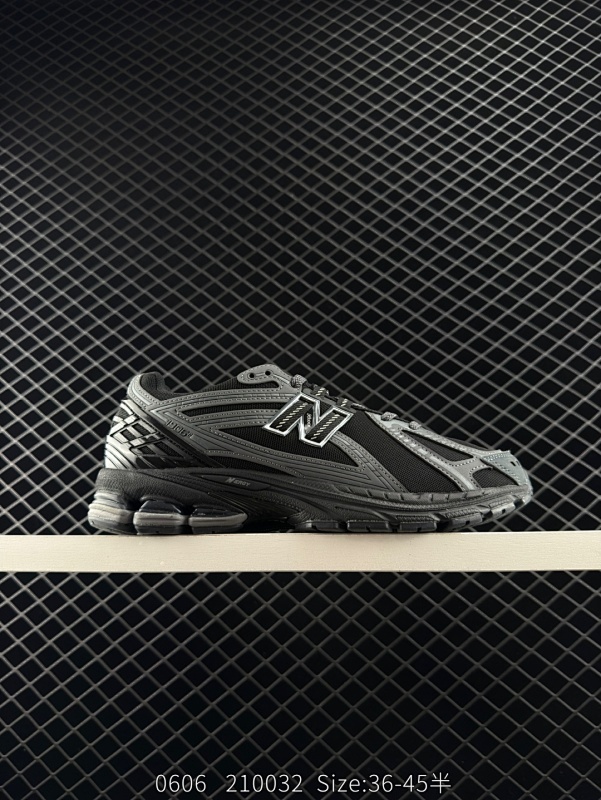 160 新百伦New Balance 1906系列复古老爹风休闲运动慢跑鞋 采用轻质牛剖革拼接透气网眼衬垫织物鞋面材质 T-Beam大底提供足步弓支撑，保持步态稳定 后跟搭载外露缓震胶 货号：M190