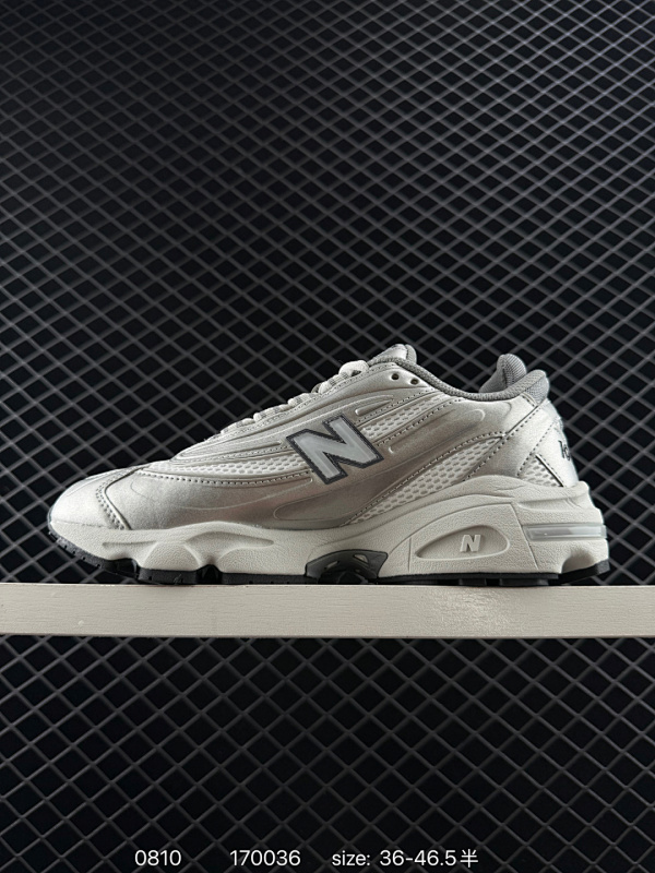 180 公司级✅新百伦New Balance 1000 系列低帮复古老爹风休闲运动跑步鞋 New Balance 在不同配色上其鞋面材质呈现不同感觉，无论是运动风抑或是高级质感，都让人能够有更多种选择