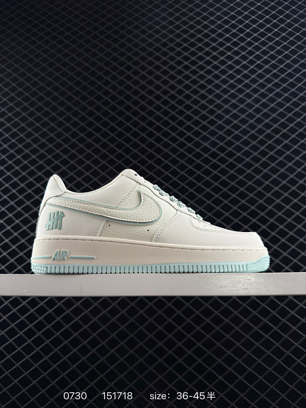 90 耐克 Nike Air Force 1 ‘07 Low 空军一号含气垫 小白鞋 低帮百搭厚底增高休闲运动板鞋。柔软、弹性十足的缓震性能和出色的中底设计，横跨复古与现代的外型结合，造就出风靡全球三