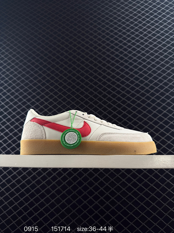 70 Nike 联名 Killshot II Leather  耐克板鞋 采用米白色皮革制作鞋身，Swoosh 点缀其中，最后搭载棕色生胶大底，流露出满满的复古气气息 货号：432997-121 编码