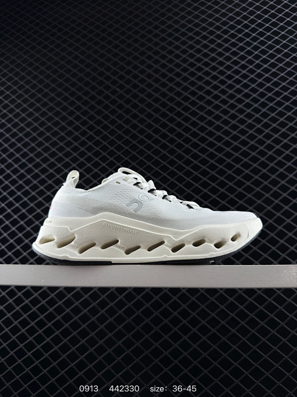 150 公司级✅On昂跑 Cloudsurfer Max 舒适百搭 简约 耐磨 低帮跑步鞋 Cloudsurfer Max鞋身外观的设计灵感源于 On 昂跑的专业竞赛鞋 鞋面采用工程编织材料打造 提供