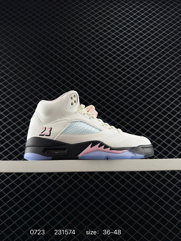 370 纯原版本 Air Jordan 5 Retro "Medium Soft Pink" 高帮 白粉黑 AJ5 乔丹5代 aj5 乔5 高邦 白粉黑 乔丹篮球鞋系列 鞋身整体采用白色优质皮革打造，