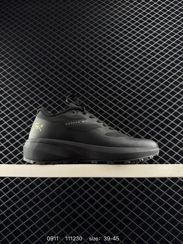 150 【公司级】始祖鸟 ARC'TERYX Norvan LD 3 户外越野鞋，集顶尖于大成的户外鞋 长距离王者！每一颗越野的心都有着与之契合的Norvan鸟鞋。Norvan LD的外观看似朴实，却