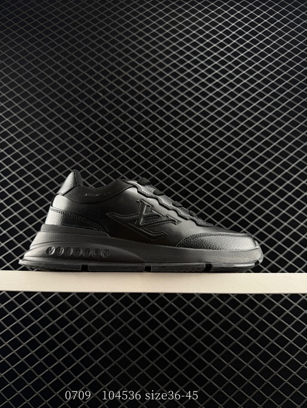 180 全新LV联名Louis Vuitton Trainer Sneaker Low休闲运动文化百搭板鞋  尺码:36～45 编码：104536  详情     ¥ 180