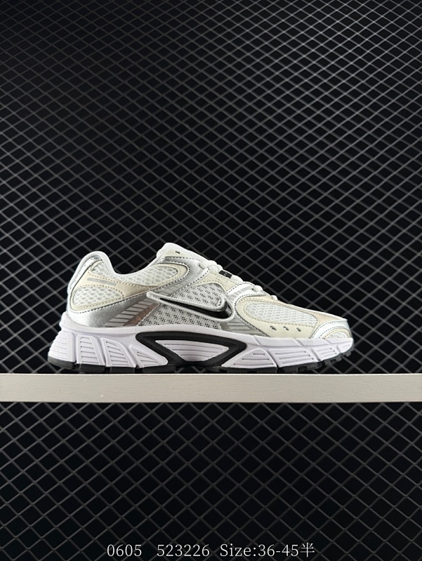 130 公司级✅Nike V5 RNR 耐克 舒适百搭防滑耐磨 低帮休闲鞋 鞋面是大网孔设计 透气性超强 夏天穿完全不会闷脚 特别适合现在这种天气 中底是泡棉材质 脚感特别舒适 走一天脚都不会累 而且