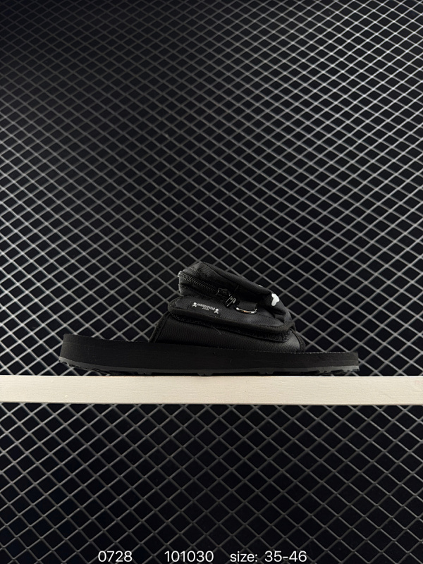 150  Suicoke 舒适简约 橡胶底 防滑防磨一字拖鞋 尺码：35-46 ​采用魔术贴鞋面，可调节设计提供了舒适度。鞋面安排有 3M 反光 mastermind JAPAN 骷髅图案，彰显联名身