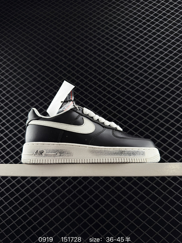 140 耐克Nike Air Force 1 Low  空军一号 AF1 2025年新款 小白鞋 低帮百搭厚底增高休闲运动板鞋。柔软、弹性十足的缓震性能和出色的中底设计，横跨复古与现代的外型结合，造就
