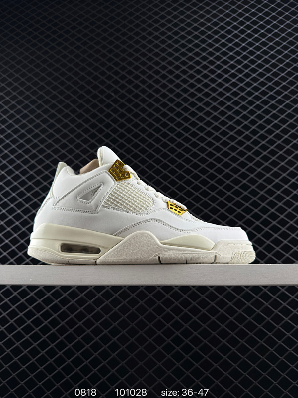 140 Air Jordan 4 Retro Wnns "Vivid Sulfur" 米白金 AJ4 乔丹4代 aj4 乔4 白金 乔丹篮球鞋系列 鞋身整体采用米白色皮革鞋面设计，辅以金黄色点缀，彰显