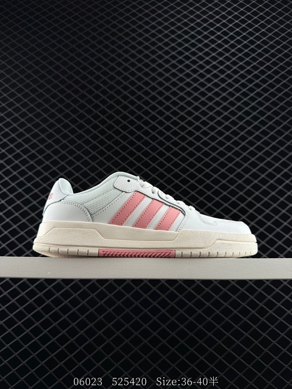 100 ✅adidas ENTRAP 篮球风格休闲鞋 实拍首发  融合了多个年代的风格元素。在有些篮球爱好者眼中，它展现了纯正80年代型格，而在有些爱好者看来，它的造型在90年代得到推崇。还有人说