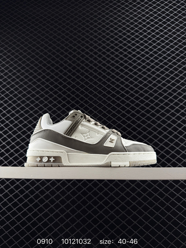 160 全新LV路易威登Louis Vuitton Trainer Sneaker Low休闲运动文化百搭板鞋  尺码:40-46 编码：10121032  详情      ¥ 160