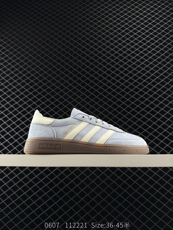 105 阿迪达斯三叶草Adidas Originals Samba OG 桑巴舞系列绅士德训足球风百搭低帮休闲运动板鞋 货号：KJ6305 尺码：36-45带半码 编码：112221 全文  详情