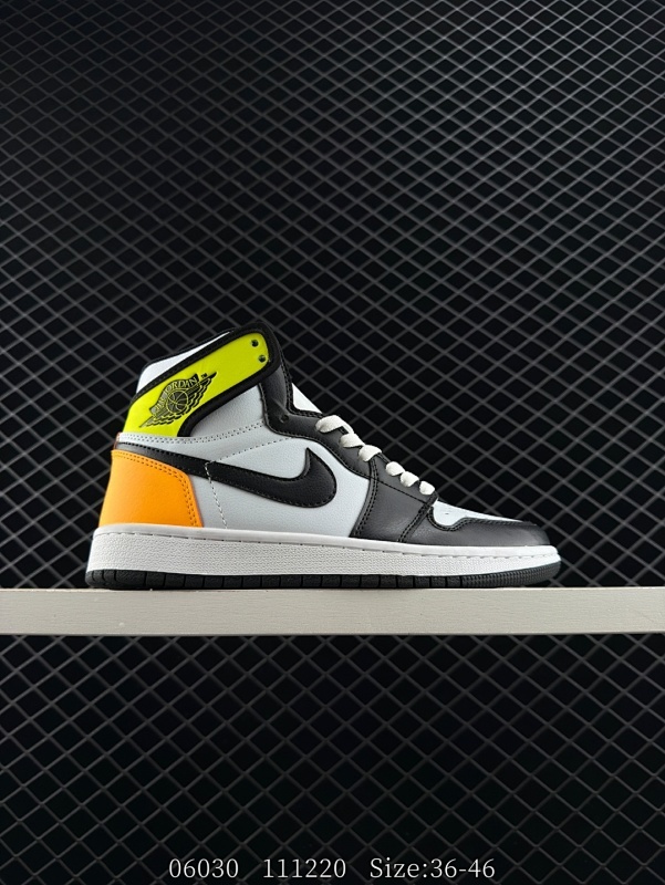 100 Air Jordan 1 Retro High OG "Black Toe" 高帮 黑脚趾 AJ1 乔丹1代 aj1 乔1 高邦 黑脚趾 公牛红 乔丹篮球鞋系列 延续了高帮经典的白黑红设定，白