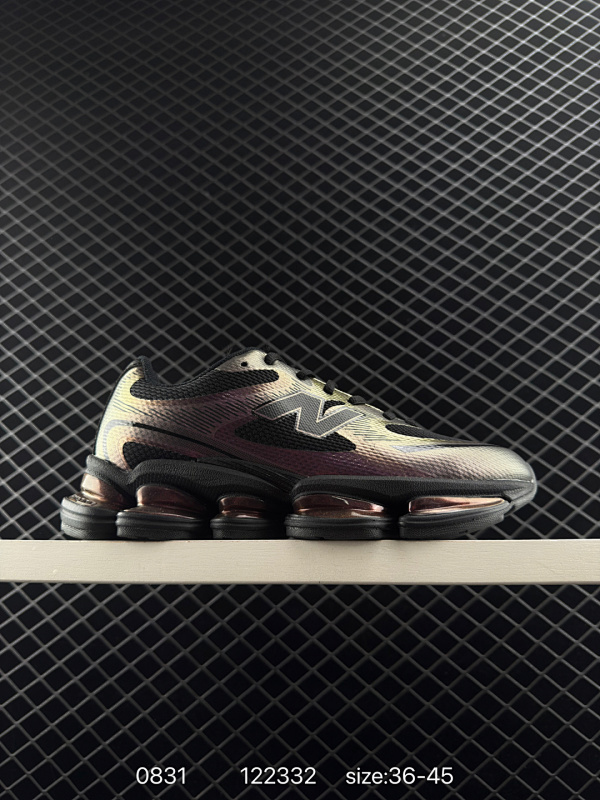 160公司级 New Balance 2000 NB2000 新百伦2000 纽巴伦2000 低帮 纯白色 男女同款 舒适百搭防滑耐磨低邦休闲跑步鞋 以其独特的设计和出色的舒适度备受青睐；这款鞋子采用