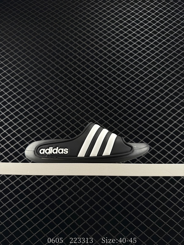 65 【新品】阿迪达斯 Adidas superstar拖鞋 夏季神拖!瞬间成为“显眼包” 25夏季新款男士外穿时尚沙滩踩屎感透气凉拖鞋 舒适透气 耐磨 轻运动休闲拖鞋，鞋子柔软舒适，诺亚方舟鞋型