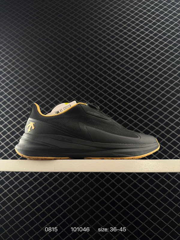 230 纯原✅迪桑特DESCENTE LAVITATE WIRE 3.0 舒适百搭防滑耐磨 低帮 休闲跑步鞋 采用大网眼材质鞋面 轻薄通透不闷热 前掌易弯折设计 提供灵活的穿着感受 后跟Z-FOAM填