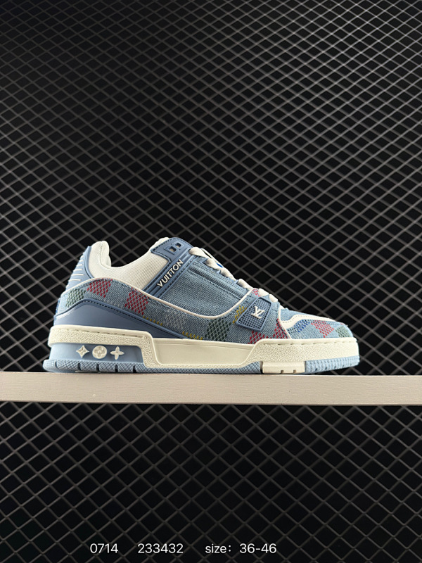 160 LV trainer~~2025全新升级版~~经典回归❗ 情侣款，滑板鞋，篮球鞋，运动鞋…… LV全新运动系列；复古风视感；拥入家族多方面经典原素；超级帅气~~ 全真皮面料，搭配Lv徽章布面，