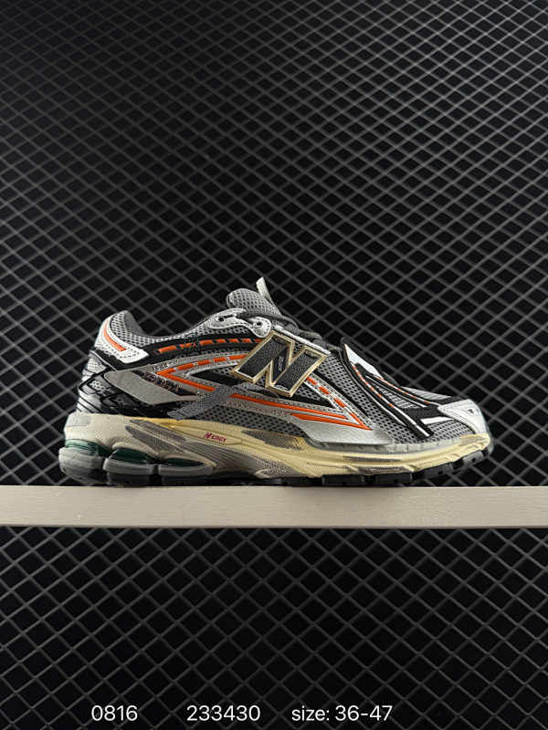 150 New Balance M1906系列 复古单品宝藏老爹鞋款 公司级版本  复古元素叠加 质感超级棒  楦版型材料细节做工精细  作为NB最经典的档案鞋型之一  与2002一样，1906有着N