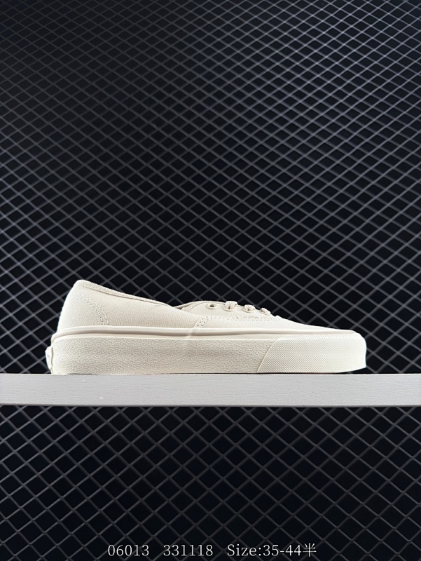90 新款出货 Vans万斯 Authentic夏季经典鞋型学生小白鞋帆布鞋。炎炎夏日来上一双温柔的冰淇淋配色帆布鞋，简约、大气，旅游出行打卡拍照必备！ 货号：VN000BW5CCZ 尺码：35 36