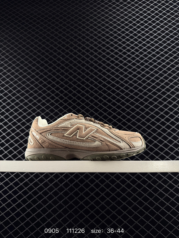 130 New Balance 新百伦204 系列  复古休闲运动百搭老爹跑步鞋 #采用猪巴革组合网织鞋面材质 #3层组合底模精密开发 #中底嵌入碳板缓震及后跟嵌入TPU装饰条稳固 官方货号: U20