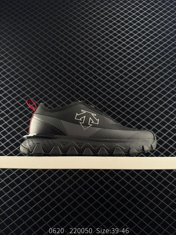 250 【新品实拍篇】原楦原纸版开发版型#采用一体成型热熔网织布鞋面材质(鞋带替换为BOA快速旋钮系带系统)#搭载85%压缩EVA缓震中底技术#独立开模vibram黄金耐磨锯齿外底❗️越野徒步+日常通