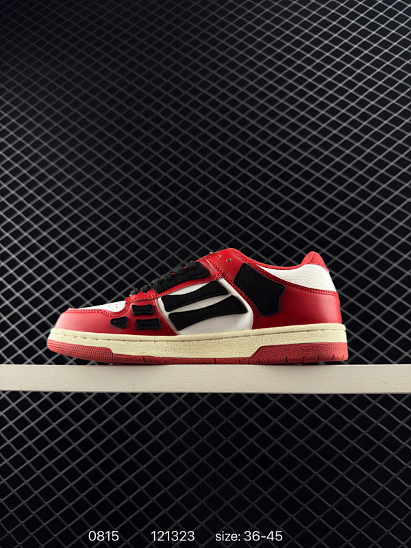 115 ✅Amiri/骨头 升级版，男鞋真标半码原盒制，全套配件及包装物，采用荔枝纹头层皮组合贴膜牛剖皮革制成鞋面，脚骨饰片采用激光电雕切割工艺和边缘涂漆皮革，高密度电脑车线工艺，注塑成型EVA鞋垫❗