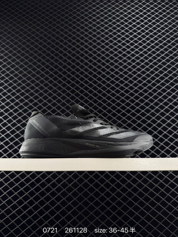 140 Adidas Duramo RC轻盈跑鞋 adidas跑鞋设计总是呈现出一种经典低调的感觉，但Ultra Boost与Alphabounce这两个系列的出现，让市场掀起了一阵潮流 这款adid