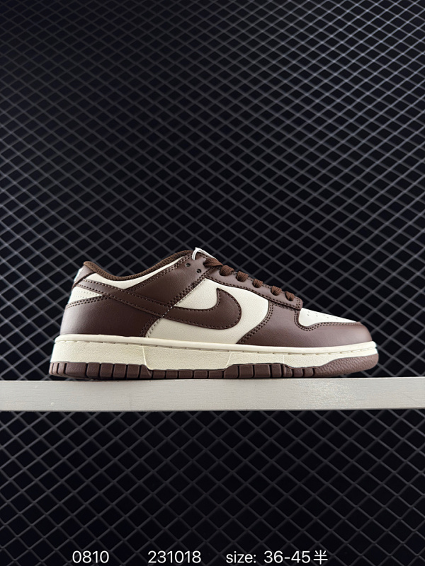 90 NIKE DUNK SB LOW 全新配色  定制Dunk SB顾名思义，具有经典的Dunk血缘，又注入了更多的时尚元素。相较于普通的Dunk滑板鞋，改良版的Dunk SB加厚了鞋舌的填充，使舒