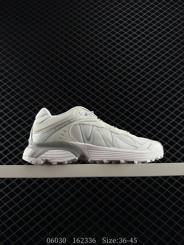 180 ✅SALOMON萨洛蒙 XT-WHISPER 时尚 舒适減震防滑耐磨 低帮跑步鞋 鞋面采用SENSIFIT贴合技术 全方位贴合包裹脚型 鞋跟部鞋底牵引设计 提供强大的抓地性能 更适应野外崎岖不