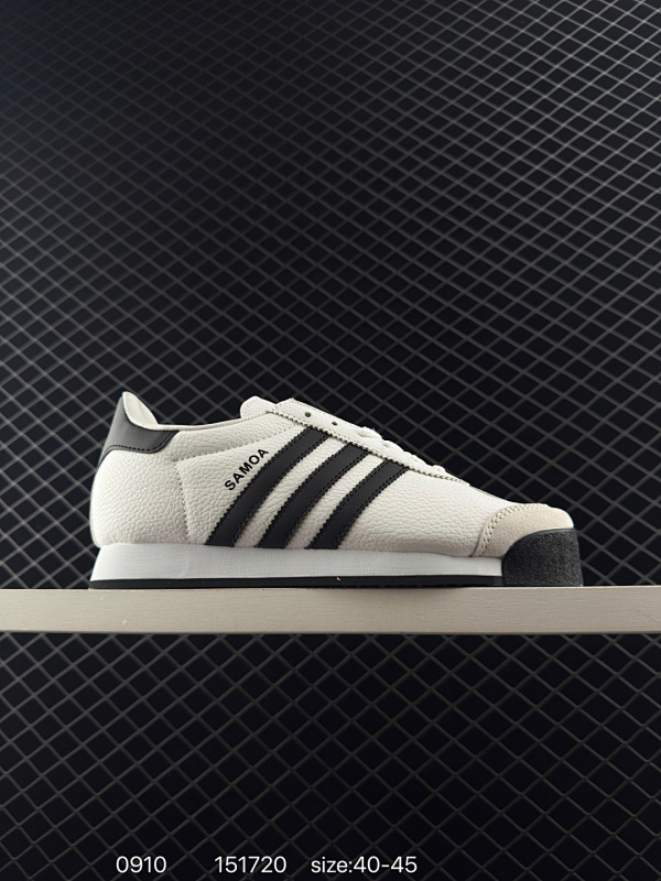 100 阿迪达斯 新款 Adidas「T头鞋」SAMOA经典舒适运动鞋男女阿迪达斯官方三叶草板鞋 德训鞋 魔力浅褐/汉玉白/亮白。具時尚感、造型纖巧的 Samoa 是經典的休閒運動鞋。皮革鞋身配搭對比