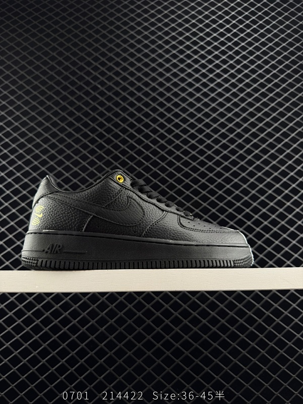 110 真标✅耐克Nike AIR FORCE 1‘07 LX 空军一号低帮百搭休闲运动板鞋。柔软、弹性十足的缓震性能和出色的中底设计，横跨复古与现代的外型结合，造就出风靡全球三十多年的Force 1