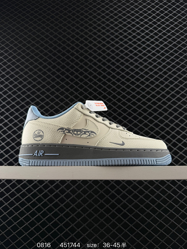 220 耐克Nike Air Force 1 Low 空军一号低帮百搭休闲运动板鞋 柔软、弹性十足的缓震性能和出色的中底设计，横跨复古与现代的外型结合，造就出风靡全球三十多年的Force 1，直到今天