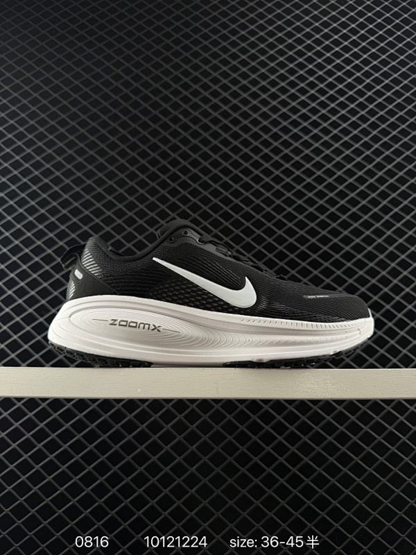 120 ✅NK Air Zoom Vomero 18 轻便舒适公路跑步鞋 HM6803-001 质感柔软 弹力充沛 助力一路畅跑 乐享不停 厚实泡绵缔造舒适的回弹效果 铸就出色跑步表现 该鞋款轻盈透气