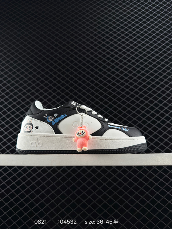 160 真标✅alo yoga Recovery Mode 百搭轻便 防滑减震低帮板鞋  鞋底有一圈咖啡色点缀的橡胶底，鞋垫巨厚，起码增高3、4厘米，还附赠一副纯白鞋带。 尺码:36-45 lD:10