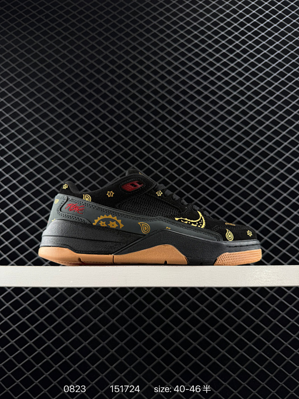 120 耐Nike Air Jordan 4 Retro OG 中帮 迈克尔·乔丹AJ4代乔4 复古休闲运动文化篮球鞋。秉承轻量化的速度型篮球鞋设计思想完成设计，降低重量的同时提升舒适度，中底延续前作