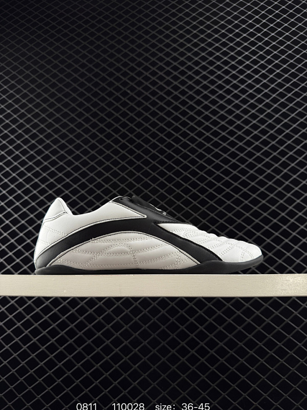 140 Balenciaga/巴黎世家 时尚系带低帮运动鞋 617540W2CG 码数如图 编码:110028