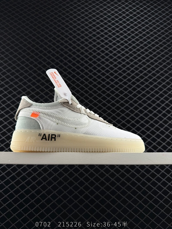 130 公司级✅OFF-WHITE x Nike Air Force 1 OW联名空军一号 鞋款延续了此次联名的设计风格，整体以白色为主调，鞋身内侧同样印有大面积标语，奶白色水晶中底点缀醒目的 “AI