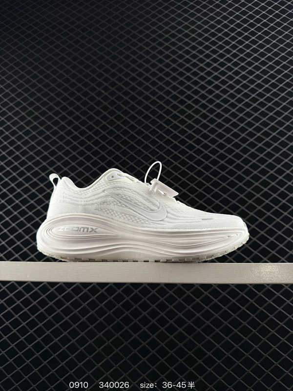 130 Nk Air Zoom Vomero 18 plus  2025新款缓震休闲跑鞋  组合底 原鞋开发 内置全新缓震Zoom气垫 男女同款 货号：HV8154-001 尺码：36-45半 编码：