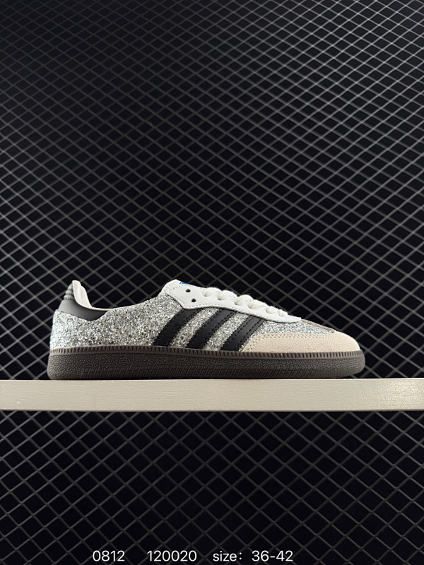 100 ✅Adidas Handball Spezial 官方正确版本 阿迪达斯经典款 复古休闲板鞋 全鞋采用反毛皮制作 牛筋耐磨大底  承载青春情怀的板鞋 经典三条杠装饰鞋侧  品牌辨识度清晰 官方