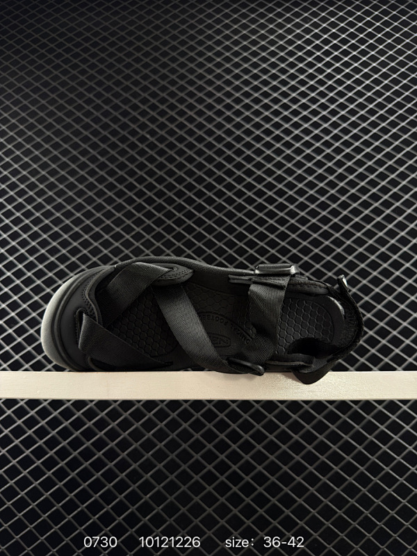 130 ✅KEEN 科恩 Shanti EVA 小红书热门户外凉鞋 编织弹力溯溪涉水鞋 原厂订单正品  鞋身线条更立体的凉鞋来别具一格的外星人造型走在哪里都是一道吸睛的风景 山系户外的基因加上大胆的创